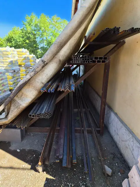 Zártszelvények és szögvasak